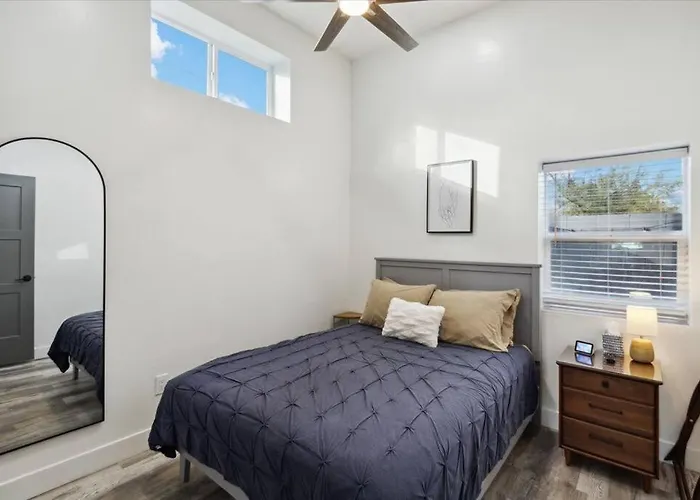 The Gregory: 2 Bed/1 Bath Сasa de vacaciones